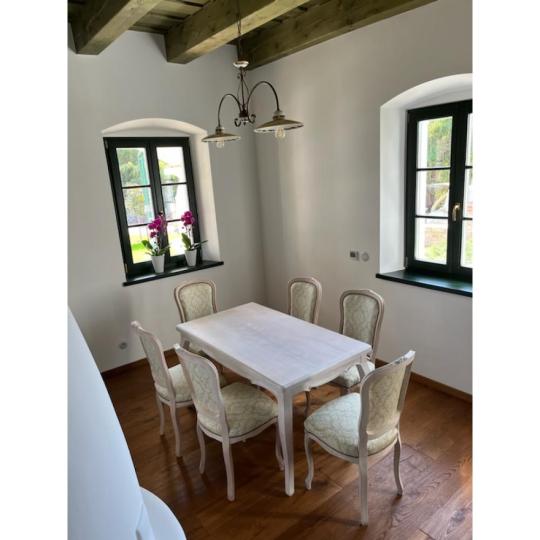 mediterran etkezoasztal szett szek asztal rusztikus vintage polgari zold karpitos szekek kenyelmes tomorfa bukkfa szek.jpg